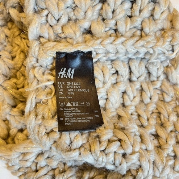 🛼🍕🛒CLOSEOUT H&M chunky knit infinity scarf tube gray gold thread lightweight - Picture 3 of 5